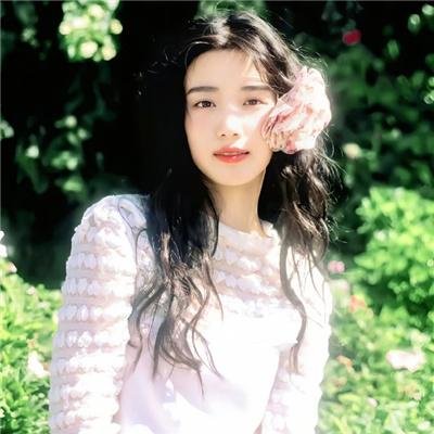 小姑娘艾萝依